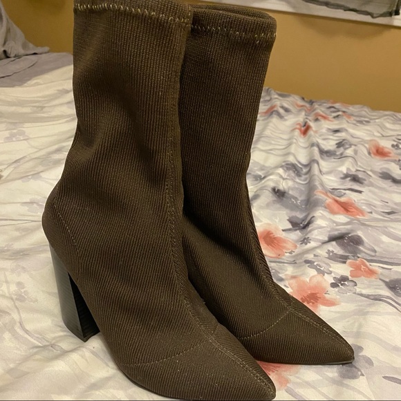 Sock Shoe Heels - Picture 2 of 3